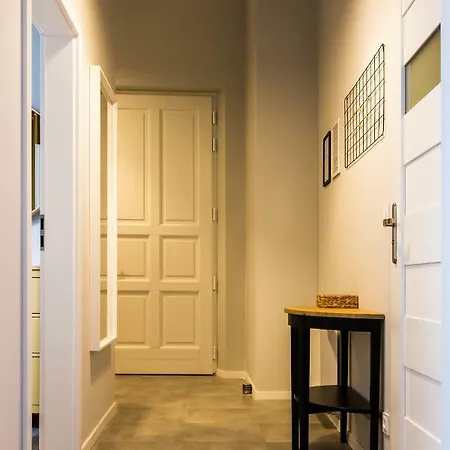 Jana Matejki Apartment