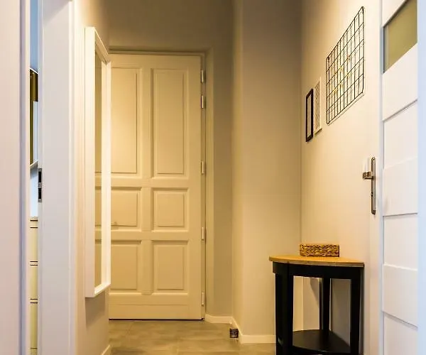 Jana Matejki Apartment